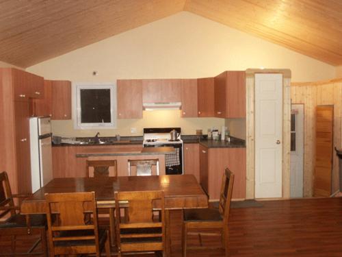 dining/kitchen area quebec