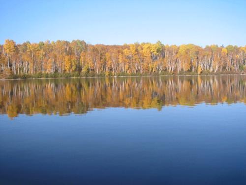 lake fall colors quebec
