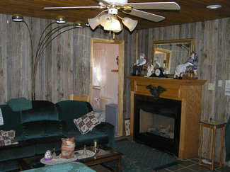 Master Suite w/ Gas Fireplace
