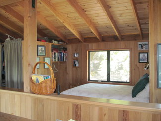 Other sleeping area in Loft.