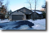 Wisconsin Waterfront 1 Acres Move in ready lakefront condo!