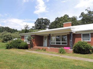 2 Homes, Guest House & 167+ Acres